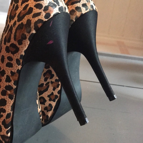 Vianni Collection Leopard Print Pump Heel Size 8.5 - Picture 9 of 16